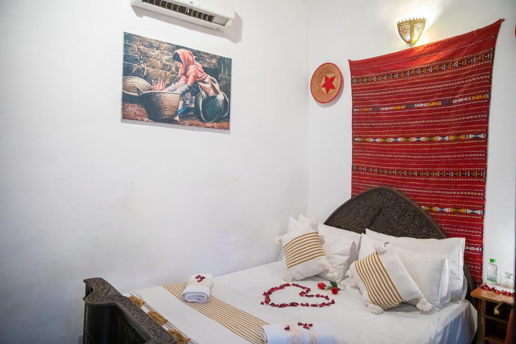 פס Riad Lalamoune מראה חיצוני תמונה