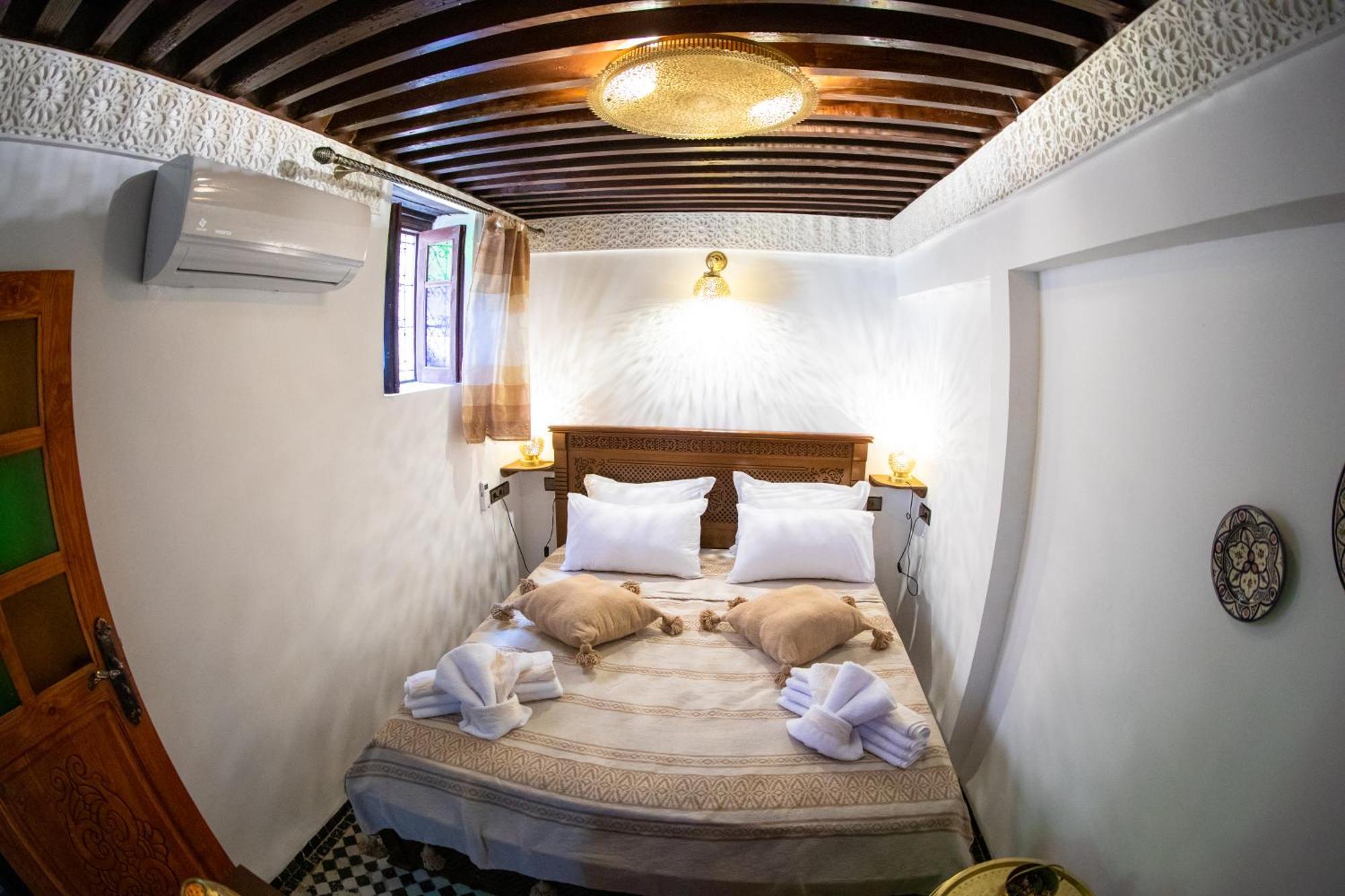 פס Riad Lalamoune מראה חיצוני תמונה